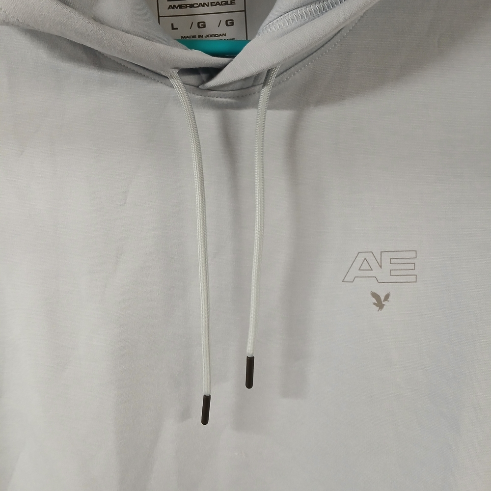 American Eagle Outfitters Men's Light Blue Hoodie with Subtle Logo - Picture 4 of 10